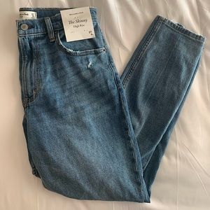 Abercrombie & Fitch High Rise Skinny Jean - Medium Wash 27S